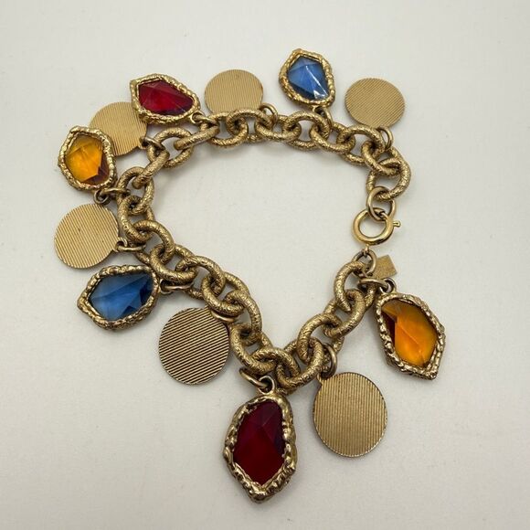 Vintage Emmons gold tone metal and glass "charm" bracelet! - Picture 9 of 14